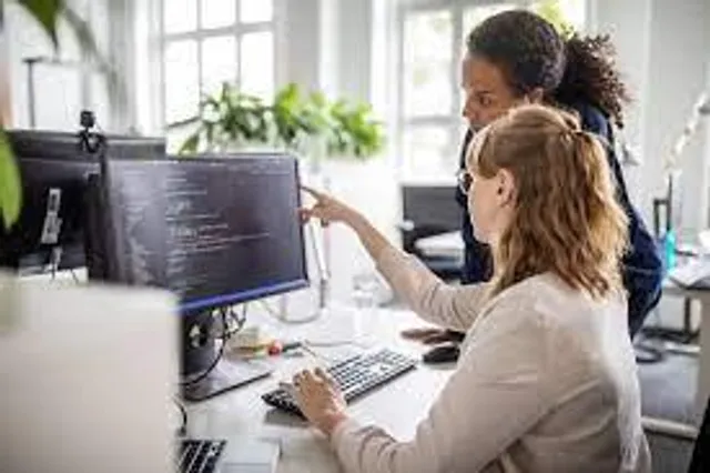 কম্পিউটার জানলেই চাকরি