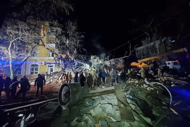 ক্রামতোর্স্কের আবাসিক ভবনে রাশিয়ার ক্ষেপণাস্ত্র হামলা, নিহত একাধিক