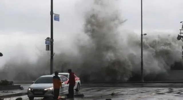 দক্ষিণ কোরিয়ায় আঘাত হেনেছে সুপার টাইফুন 'Hinnamnor'