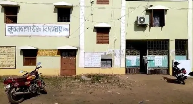 স্কুলের তালা ভেঙ্গে দু-লক্ষ টাকা চুরি!