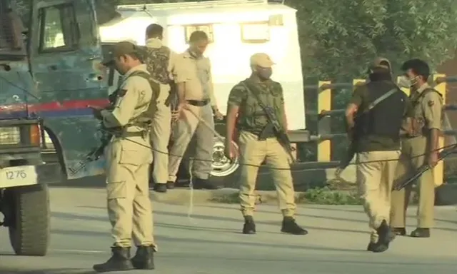 সেনার গুলিতে নিকেশ ২ লস্কর জঙ্গি