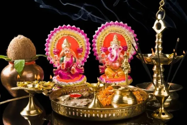 গণেশমূর্তির সামনে কী রাখলে ঘুরবে ভাগ্য