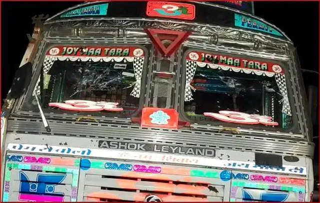 পথ দুর্ঘটনাকে কেন্দ্র করে জামুরিয়া শিল্প তালুকে উত্তেজনা