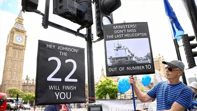 আরও পাঁচ মন্ত্রীর ইস্তফা