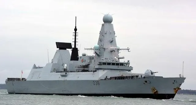 রুশ সীমান্তে ন্যাটোর যুদ্ধজাহাজ কী বার্তা দিচ্ছে