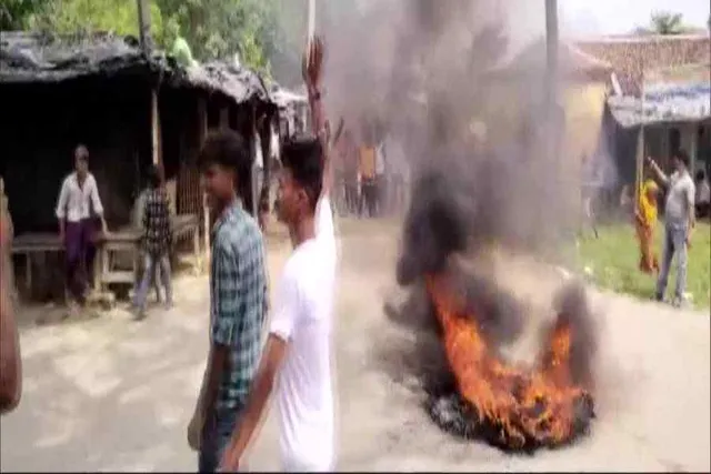 বচসা থেকে চললো গুলি