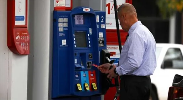 যুদ্ধের জের! আমেরিকায় পেট্রোলের দামে রেকর্ড