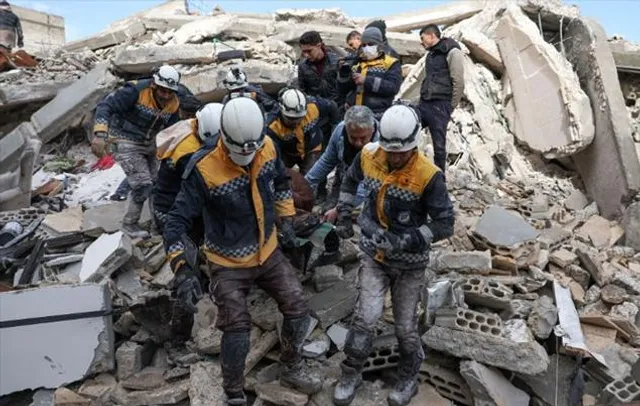 ভূমিকম্পের ৭ দিন পর জীবিত উদ্ধার ১০ বছরের কিশোরী