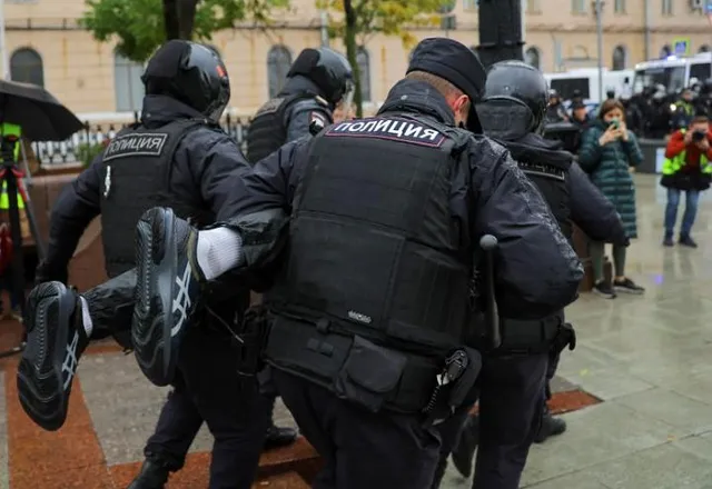 পুতিনের নতুন আইনে স্বাক্ষর, রাশিয়ার বিভিন্ন স্থানে যে কোনো ধরনের সমাবেশ নিষিদ্ধ