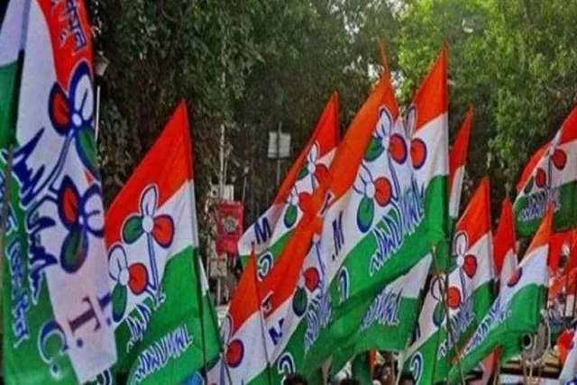 কোচবিহারের মাথাভাঙায় প্রকাশ্যে তৃণমূলের গোষ্ঠীদ্বন্দ্ব