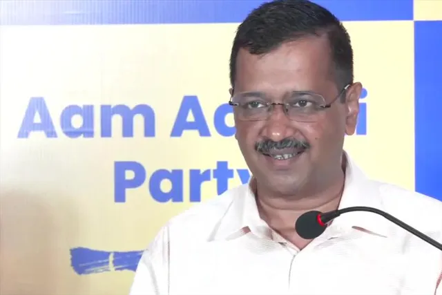 প্রতি মহিলাকে ১ হাজার টাকা দেওয়ার প্রতিশ্রুতি কেজরিওয়ালের