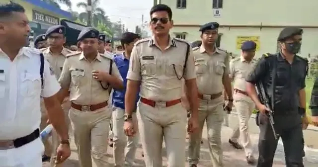 দুর্গাপুর ভোটগণনা কেন্দ্রে প্রবেশ করলেন পুলিশ কমিশনার