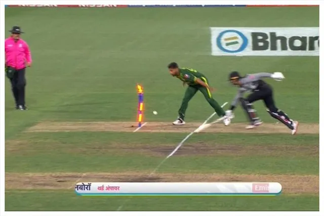 সোশ্যাল মিডিয়ায় চর্চায় পাকিস্তানের ফিল্ডিং