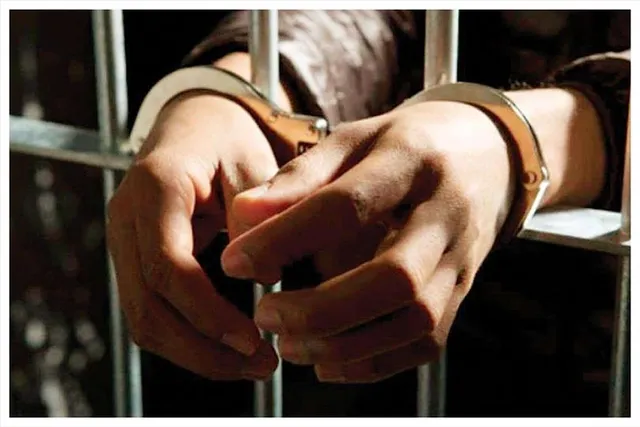 প্রতারণার অভিযোগে গ্রেপ্তার পাঁচ