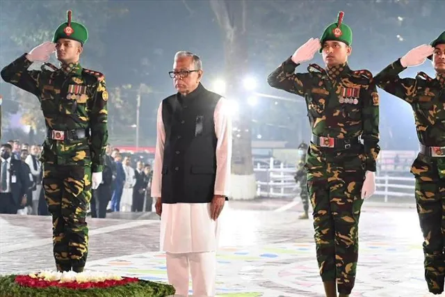 ভাষা দিবসে বাংলাদেশে অগুনতি মানুষের ঢল