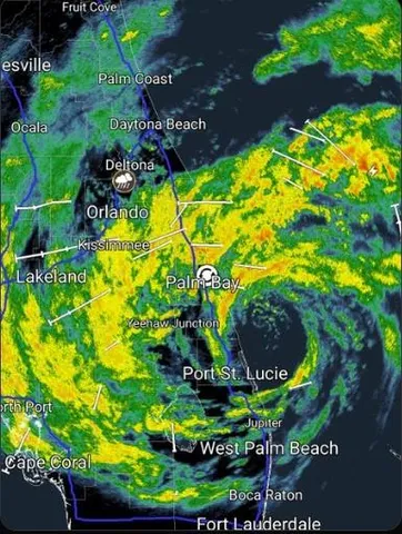 নিকোলঃ ফ্লোরিডায় শুরু ঝোড়ো হাওয়া