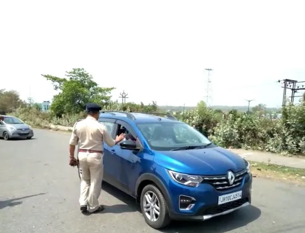 পুলিশের বিশেষ নাকা অভিযান বাংলা ঝাড়খন্ড সিমান্তবর্তী এলাকায়