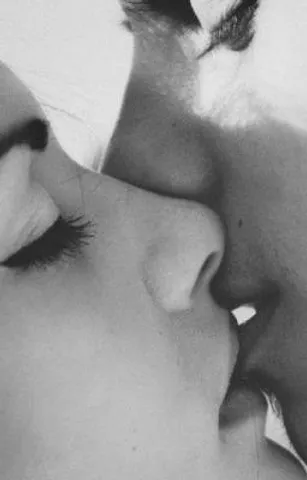 কিস করা থেকেই বুঝে নিন