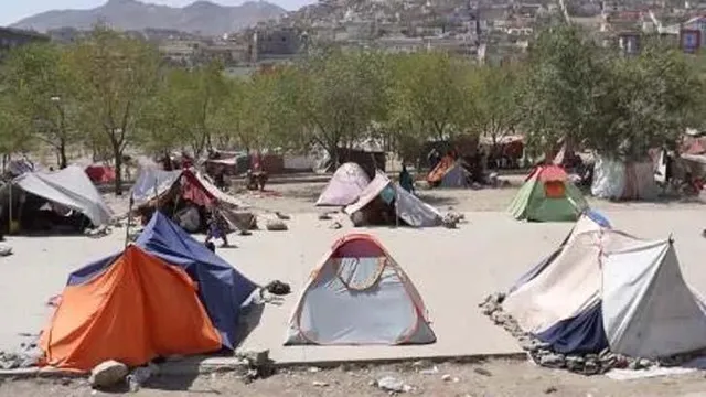 কাবুলে খোলা আকাশের নিচে এখনও হাজারো ক্ষুধার্ত মানুষ