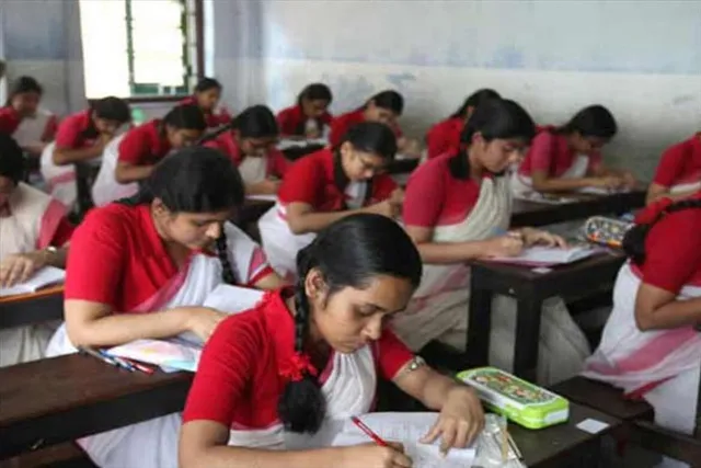 অঙ্কের গ্রাফ পেপার পৌঁছল না মাধ্যমিক পরীক্ষায়