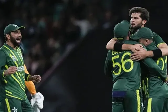 দক্ষিণ আফ্রিকাকে ৩৩ রানে হারাল পাকিস্তান