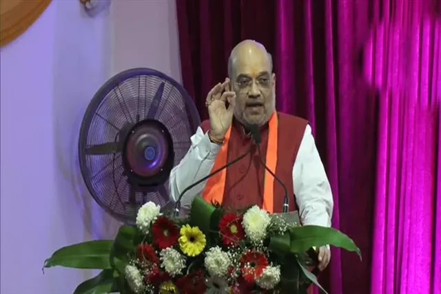 'গান্ধী পরিবার গোয়ায় শুধু ছুটি কাটাতে আসে, আর বিজেপি উন্নয়ন করে'