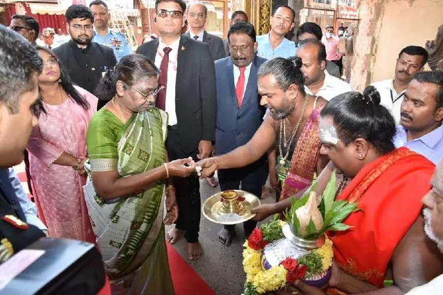 মাদুরাইয়ের মীনাক্ষী সুন্দরেশ্বর মন্দিরে পুজো দিলেন রাষ্ট্রপতি দ্রৌপদী মুর্মু