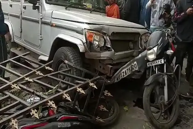 হাওড়ার ডুমুরজলায় ভয়াবহ দুর্ঘটনা