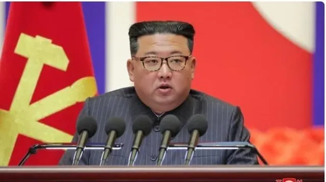 কোভিড বিধিনিষেধ তুলে নিল উত্তর কোরিয়া