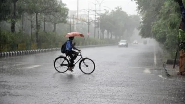 বৃহস্পতি ও শুক্রবার দক্ষিণবঙ্গের সব জেলায় বজ্রবিদ্যুৎ-সহ বৃষ্টির পূর্বাভাস