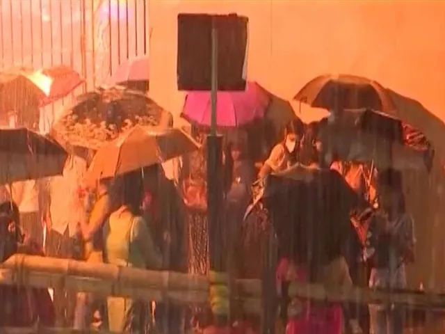 সপ্তমী থেকে দশমী পর্যন্ত ভারী বৃষ্টির সম্ভাবনা