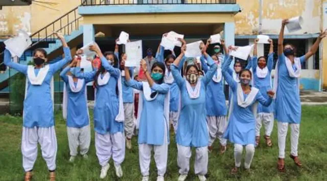 মাধ্যমিকে ১ থেকে দশে রয়েছে ১১৪ জন পড়ুয়া