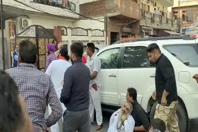 গুলিবিদ্ধ হয়ে নিহত শিবসেনা নেতা