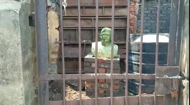 নেতাজির মূর্তি বসানোকে ঘিরে ইসিএল ও স্থানীয়দের দ্বন্দ্ব