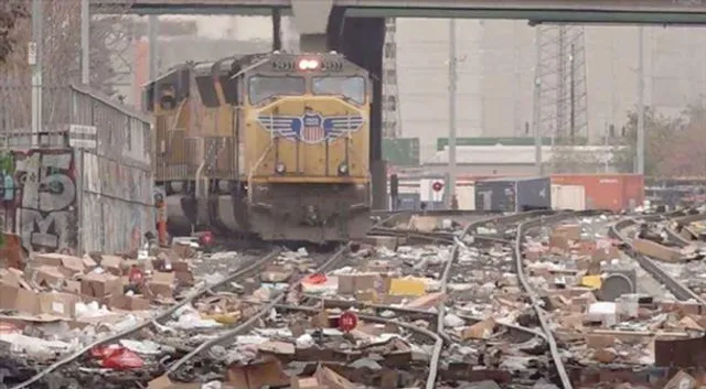 রেললাইনের উপর পড়ে কোভিড পরীক্ষার কিট-ওষুধ!