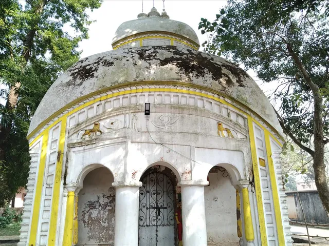 ঈদের দিনে চন্দ্রখলা মন্দির পরিদর্শন