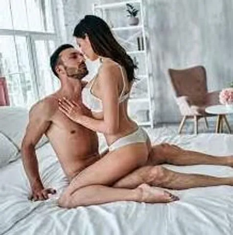 অনন্দ পেতে স্তনের বোটায় কামড় দিন