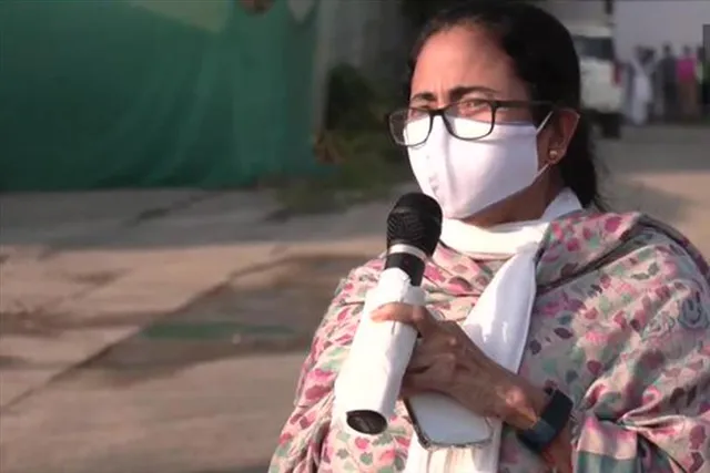 সমাজবাদী পার্টিকে জিততে দেখতে চান মমতা