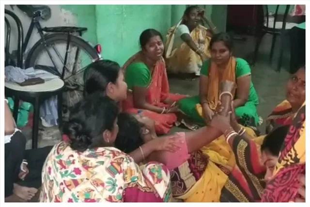 সিলিং ফ্যানে ঝুলন্ত অবস্থায় উদ্ধার মাধ্যমিক পরীক্ষার্থীর মৃতদেহ