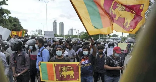 শেষমেশ পিছু হটতে বাধ্য হলেন প্রেসিডেন্ট