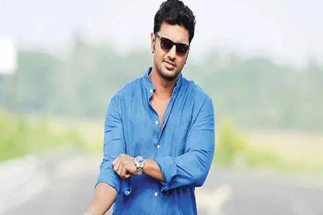 বন্যা কবলিত এলাকা ঘুরে দেখবেন দেব