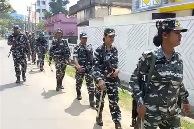 আসানসোলে মহিলা বাহিনীর রুটমার্চ