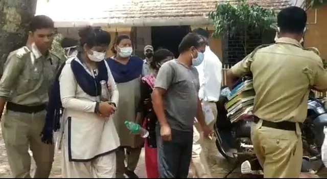 ঝাড়গ্রামের বিনপুর থেকে মাওবাদী সন্দেহে গ্রেফতার দম্পতি