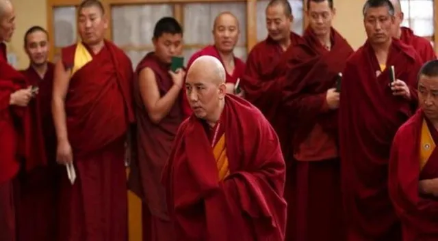 বৌদ্ধ ভিক্ষুদের মঠছাড়া করছে বেজিং