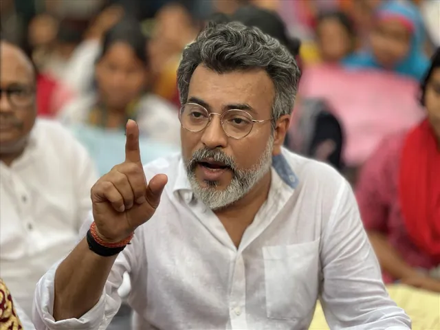 দুয়ারে ভূত কবিতায় কটাক্ষ রুদ্রনীলের