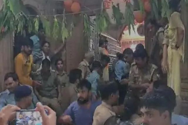 পদপিষ্ট হয়ে একাধিক  পূণ্যার্থীর মৃত্যু