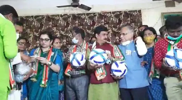 মেদিনীপুর পৌরসভা নির্বাচনে খেলা হবে মডেল