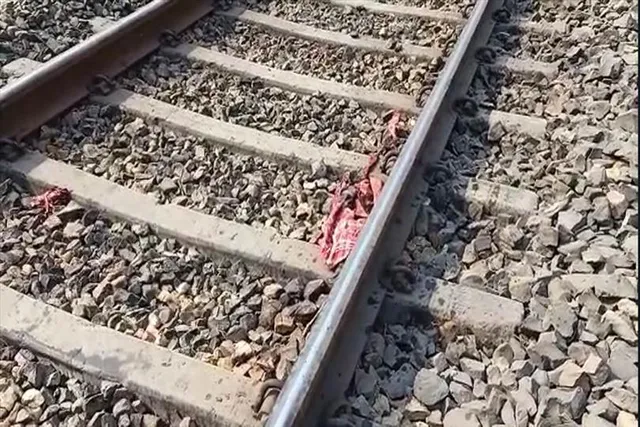 রেললাইনের পাশে অজ্ঞাত পরিচয়ের এক ব্যাক্তির মৃতদেহ