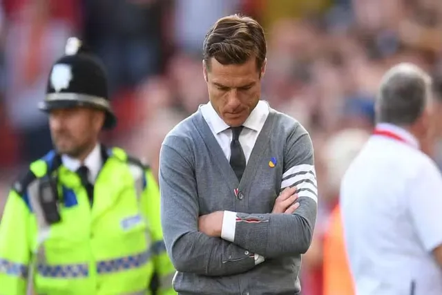 ইংলিশ প্রিমিয়ার লিগে ছাঁটাই হওয়ার পথে কোচ