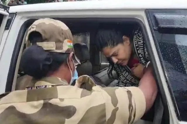 SSC Scam: অর্পিতার ফ্ল্যাট থেকে উধাও ৪টি গাড়ি!